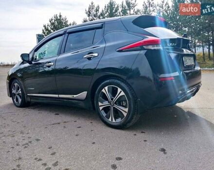 Чорний Ніссан Ліф, об'ємом двигуна 0 л та пробігом 155 тис. км за 12500 $, фото 20 на Automoto.ua