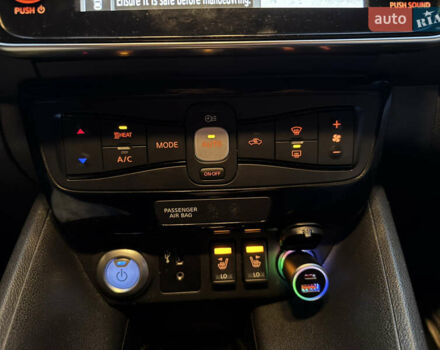 Черный Ниссан Лиф, объемом двигателя 0 л и пробегом 127 тыс. км за 12499 $, фото 26 на Automoto.ua