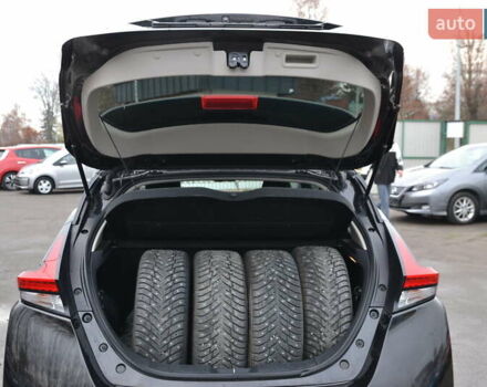 Черный Ниссан Лиф, объемом двигателя 0 л и пробегом 100 тыс. км за 11999 $, фото 39 на Automoto.ua