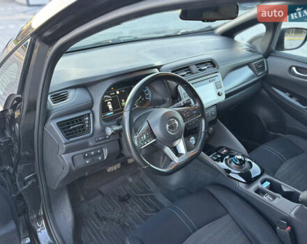 Черный Ниссан Лиф, объемом двигателя 0 л и пробегом 119 тыс. км за 11700 $, фото 28 на Automoto.ua