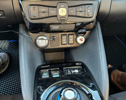 Черный Ниссан Лиф, объемом двигателя 0 л и пробегом 123 тыс. км за 12100 $, фото 20 на Automoto.ua