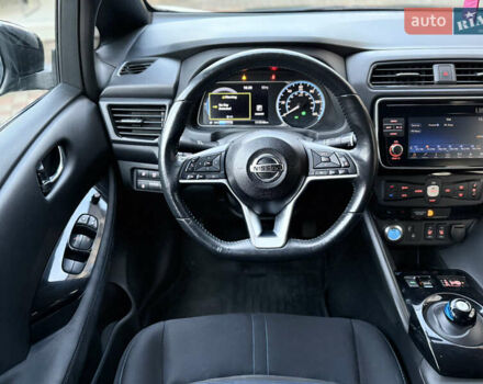 Черный Ниссан Лиф, объемом двигателя 0 л и пробегом 111 тыс. км за 11200 $, фото 18 на Automoto.ua