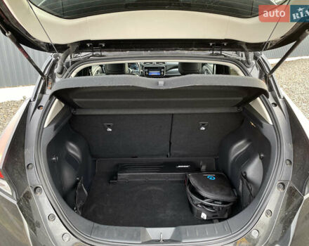 Черный Ниссан Лиф, объемом двигателя 0 л и пробегом 133 тыс. км за 12500 $, фото 49 на Automoto.ua