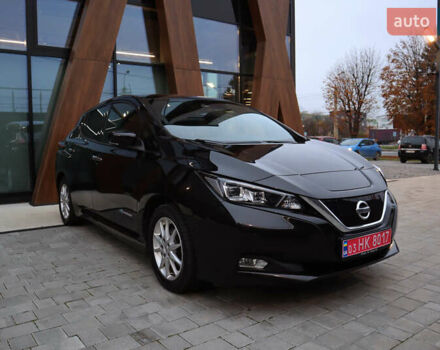 Черный Ниссан Лиф, объемом двигателя 0 л и пробегом 137 тыс. км за 12500 $, фото 2 на Automoto.ua