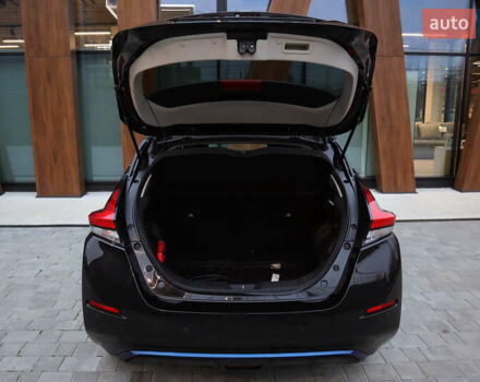 Черный Ниссан Лиф, объемом двигателя 0 л и пробегом 137 тыс. км за 12500 $, фото 8 на Automoto.ua