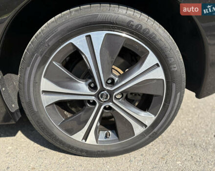 Черный Ниссан Лиф, объемом двигателя 0 л и пробегом 103 тыс. км за 13300 $, фото 16 на Automoto.ua