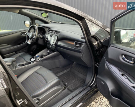 Черный Ниссан Лиф, объемом двигателя 0 л и пробегом 133 тыс. км за 12500 $, фото 42 на Automoto.ua