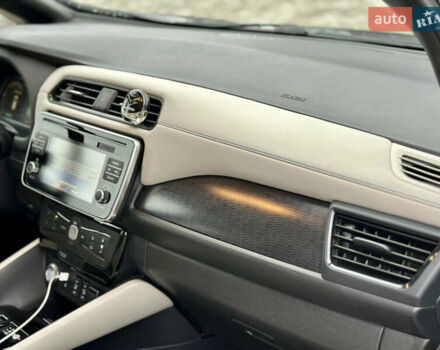 Чорний Ніссан Ліф, об'ємом двигуна 0 л та пробігом 96 тис. км за 11700 $, фото 17 на Automoto.ua