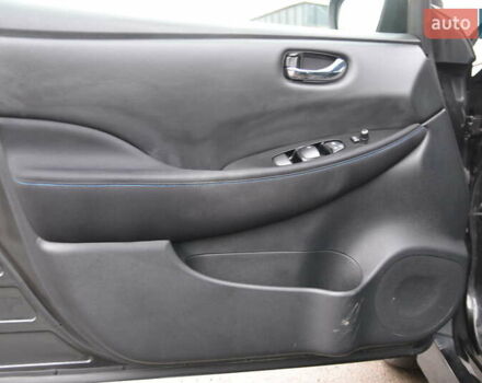 Черный Ниссан Лиф, объемом двигателя 0 л и пробегом 100 тыс. км за 11999 $, фото 13 на Automoto.ua