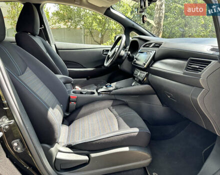 Черный Ниссан Лиф, объемом двигателя 0 л и пробегом 119 тыс. км за 13500 $, фото 34 на Automoto.ua