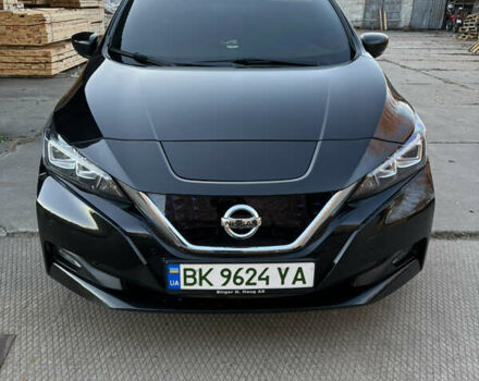 Черный Ниссан Лиф, объемом двигателя 0 л и пробегом 137 тыс. км за 11999 $, фото 1 на Automoto.ua