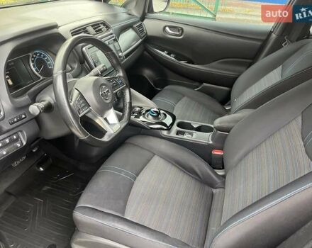 Черный Ниссан Лиф, объемом двигателя 0 л и пробегом 120 тыс. км за 11900 $, фото 20 на Automoto.ua