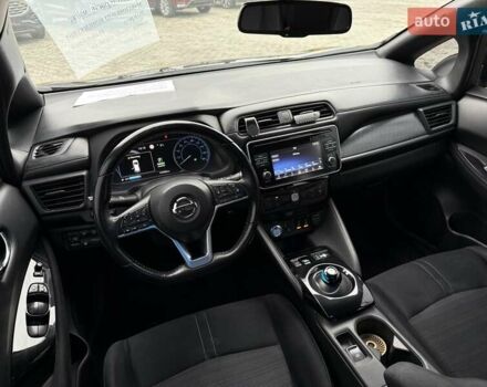 Черный Ниссан Лиф, объемом двигателя 0 л и пробегом 160 тыс. км за 11500 $, фото 27 на Automoto.ua