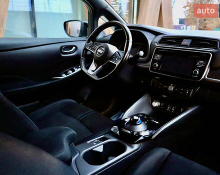 Черный Ниссан Лиф, объемом двигателя 0 л и пробегом 137 тыс. км за 12500 $, фото 16 на Automoto.ua