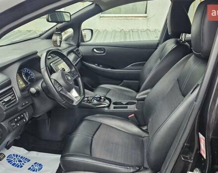 Черный Ниссан Лиф, объемом двигателя 0 л и пробегом 129 тыс. км за 11200 $, фото 10 на Automoto.ua