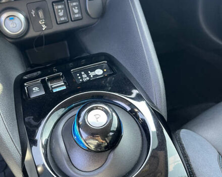 Чорний Ніссан Ліф, об'ємом двигуна 0 л та пробігом 80 тис. км за 13800 $, фото 10 на Automoto.ua