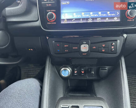 Черный Ниссан Лиф, объемом двигателя 0 л и пробегом 82 тыс. км за 11855 $, фото 19 на Automoto.ua