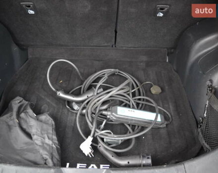 Черный Ниссан Лиф, объемом двигателя 0 л и пробегом 100 тыс. км за 11999 $, фото 38 на Automoto.ua