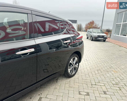 Черный Ниссан Лиф, объемом двигателя 0 л и пробегом 82 тыс. км за 11855 $, фото 6 на Automoto.ua