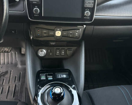 Чорний Ніссан Ліф, об'ємом двигуна 0 л та пробігом 90 тис. км за 11950 $, фото 25 на Automoto.ua