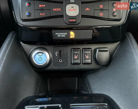 Черный Ниссан Лиф, объемом двигателя 0 л и пробегом 111 тыс. км за 11200 $, фото 17 на Automoto.ua