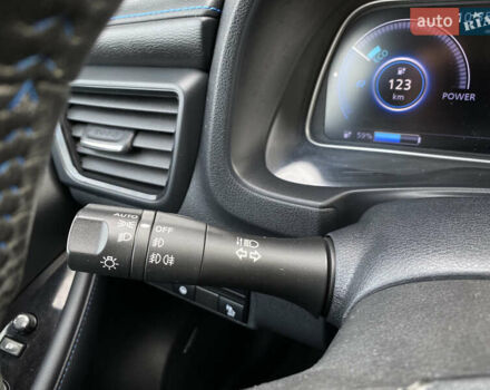 Черный Ниссан Лиф, объемом двигателя 0 л и пробегом 133 тыс. км за 12500 $, фото 24 на Automoto.ua