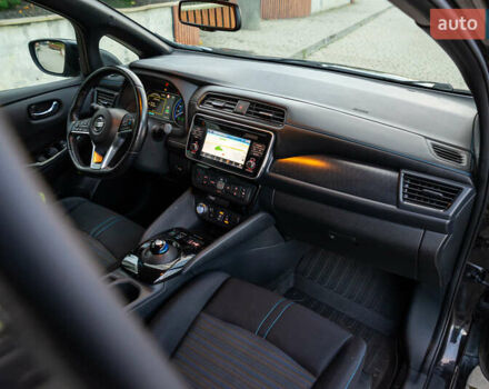 Черный Ниссан Лиф, объемом двигателя 0 л и пробегом 133 тыс. км за 11900 $, фото 21 на Automoto.ua