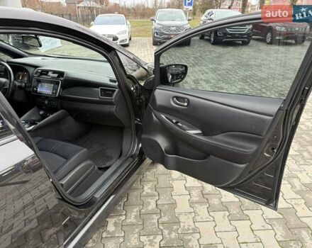 Черный Ниссан Лиф, объемом двигателя 0 л и пробегом 160 тыс. км за 11500 $, фото 31 на Automoto.ua