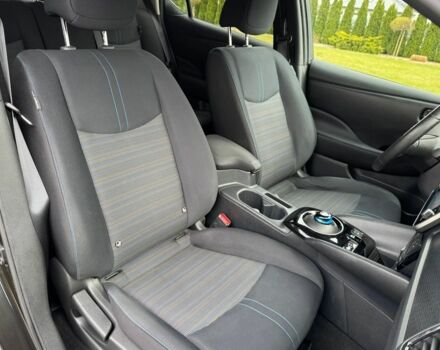 Черный Ниссан Лиф, объемом двигателя 0 л и пробегом 119 тыс. км за 12500 $, фото 19 на Automoto.ua