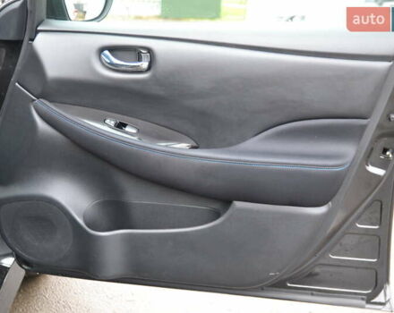 Черный Ниссан Лиф, объемом двигателя 0 л и пробегом 100 тыс. км за 11999 $, фото 20 на Automoto.ua