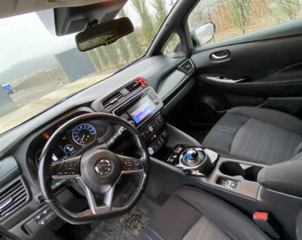 Черный Ниссан Лиф, объемом двигателя 0 л и пробегом 112 тыс. км за 11750 $, фото 5 на Automoto.ua