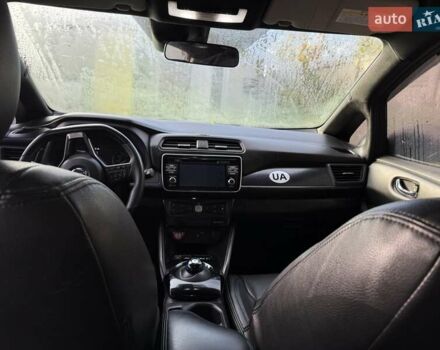 Черный Ниссан Лиф, объемом двигателя 0 л и пробегом 150 тыс. км за 13300 $, фото 13 на Automoto.ua