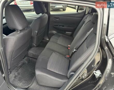 Черный Ниссан Лиф, объемом двигателя 0 л и пробегом 160 тыс. км за 11500 $, фото 26 на Automoto.ua