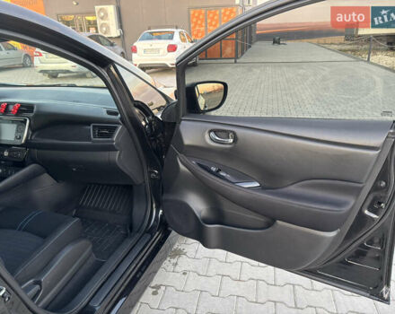 Чорний Ніссан Ліф, об'ємом двигуна 0 л та пробігом 90 тис. км за 11950 $, фото 20 на Automoto.ua