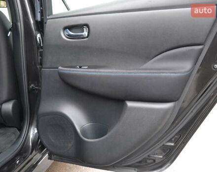 Черный Ниссан Лиф, объемом двигателя 0 л и пробегом 100 тыс. км за 11999 $, фото 18 на Automoto.ua