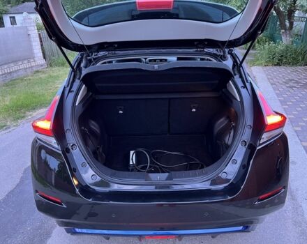 Черный Ниссан Лиф, объемом двигателя 0 л и пробегом 63 тыс. км за 12999 $, фото 21 на Automoto.ua