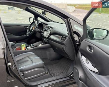 Черный Ниссан Лиф, объемом двигателя 0 л и пробегом 92 тыс. км за 13100 $, фото 21 на Automoto.ua