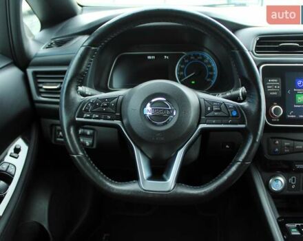 Чорний Ніссан Ліф, об'ємом двигуна 0 л та пробігом 64 тис. км за 13299 $, фото 43 на Automoto.ua