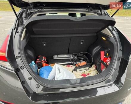 Черный Ниссан Лиф, объемом двигателя 0 л и пробегом 92 тыс. км за 13100 $, фото 13 на Automoto.ua