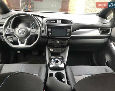 Черный Ниссан Лиф, объемом двигателя 0 л и пробегом 90 тыс. км за 20500 $, фото 11 на Automoto.ua