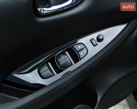 Чорний Ніссан Ліф, об'ємом двигуна 0 л та пробігом 64 тис. км за 13299 $, фото 36 на Automoto.ua