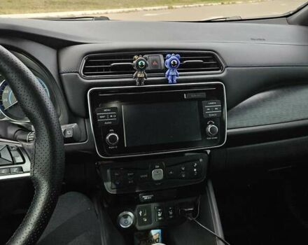 Чорний Ніссан Ліф, об'ємом двигуна 0 л та пробігом 165 тис. км за 11200 $, фото 9 на Automoto.ua