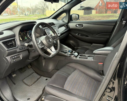 Черный Ниссан Лиф, объемом двигателя 0 л и пробегом 97 тыс. км за 10300 $, фото 7 на Automoto.ua