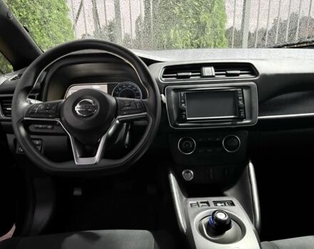 Черный Ниссан Лиф, объемом двигателя 0 л и пробегом 50 тыс. км за 12600 $, фото 5 на Automoto.ua