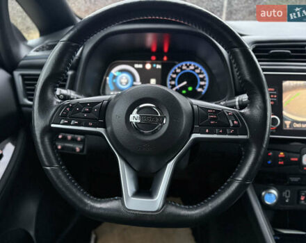 Черный Ниссан Лиф, объемом двигателя 0 л и пробегом 95 тыс. км за 16999 $, фото 33 на Automoto.ua