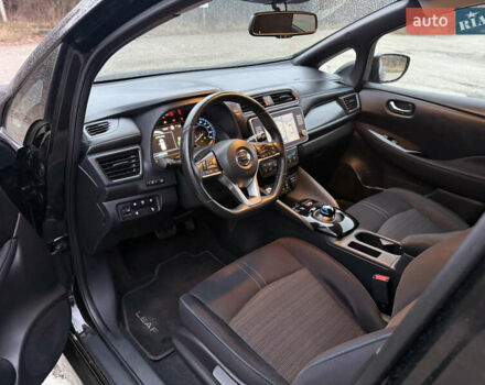 Черный Ниссан Лиф, объемом двигателя 0 л и пробегом 95 тыс. км за 16999 $, фото 50 на Automoto.ua