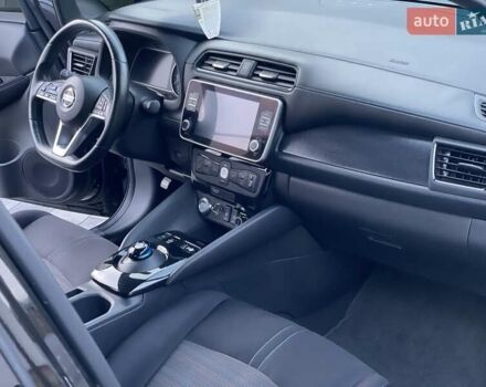 Чорний Ніссан Ліф, об'ємом двигуна 0 л та пробігом 70 тис. км за 13377 $, фото 22 на Automoto.ua