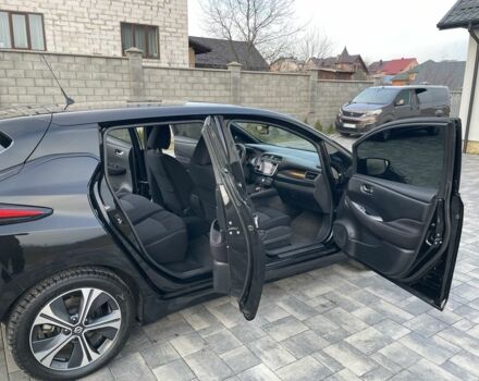 Черный Ниссан Лиф, объемом двигателя 0 л и пробегом 70 тыс. км за 13377 $, фото 6 на Automoto.ua