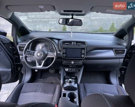 Чорний Ніссан Ліф, об'ємом двигуна 0 л та пробігом 70 тис. км за 13377 $, фото 17 на Automoto.ua