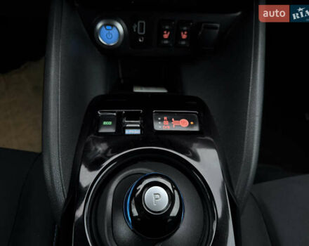 Черный Ниссан Лиф, объемом двигателя 0 л и пробегом 95 тыс. км за 16999 $, фото 32 на Automoto.ua